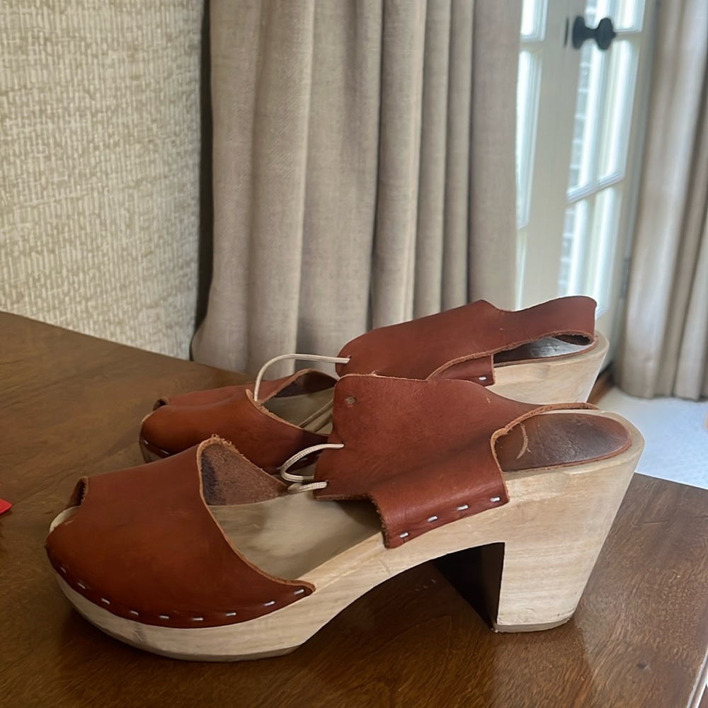 Bryr handmade clogs